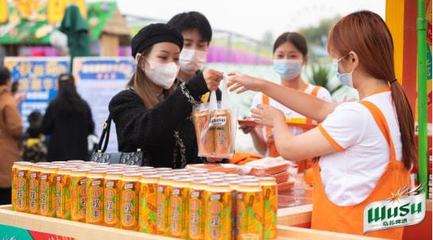 发力本地无酒精类饮品市场乌苏"小橙果"上市